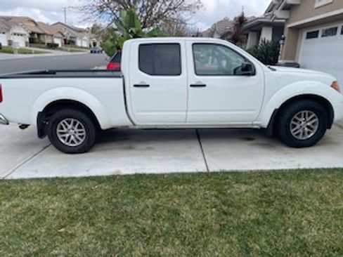 Used 2017 Nissan Frontier SV w/ SV Value Truck Package image 6