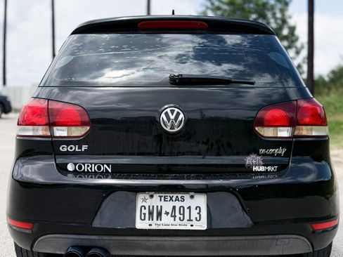 Used 2012 Volkswagen Golf 2-Door FWD image 2