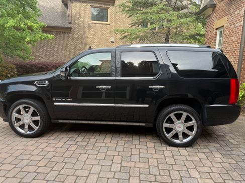 Used 2009 Cadillac Escalade 2WD image 1