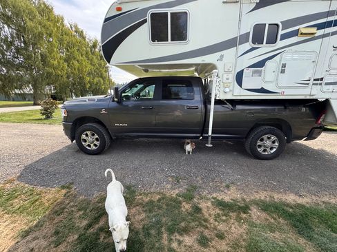 Used 2019 RAM 3500 Big Horn image 15