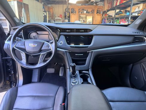 Used 2023 Cadillac XT5 Premium Luxury image 5