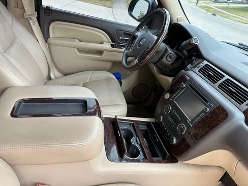 Used 2012 GMC Yukon XL Denali image 31