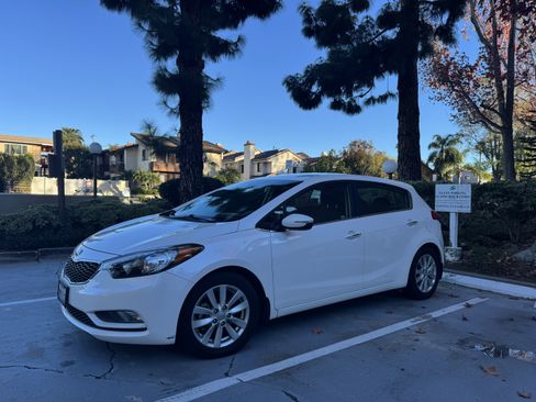 Used 2015 Kia Forte EX image 2