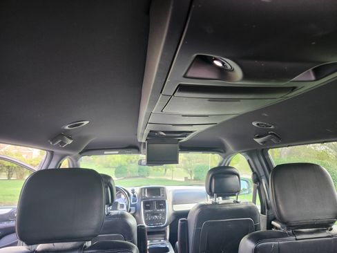 Used 2012 Dodge Grand Caravan R/T w/ Driver Convenience Group image 18