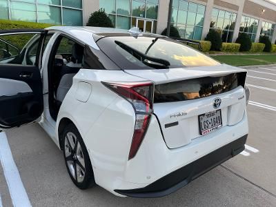 Used 2018 Toyota Prius Four Touring w/ Premium Convenience Package FWD image 12