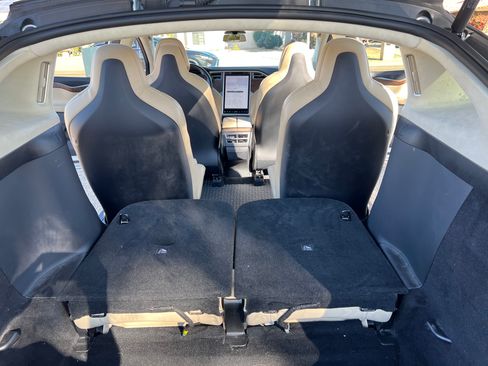 Used 2017 Tesla Model X P100D image 11