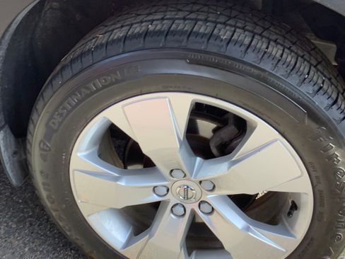 Used 2021 Volvo XC40 T5 Momentum image 26