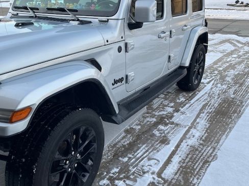 Used 2023 Jeep Wrangler Unlimited Sahara image 2