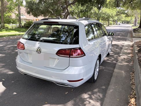 Used 2019 Volkswagen Golf SE FWD image 8