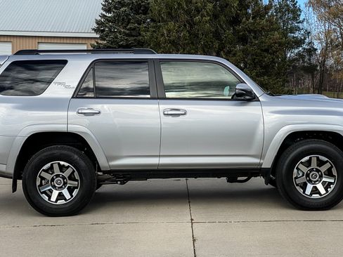 Used 2024 Toyota 4Runner TRD Off-Road Premium w/ Off Road Premium Plus Package AWD/4WD image 5