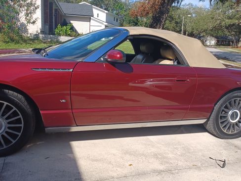Used 2004 Ford Thunderbird image 15