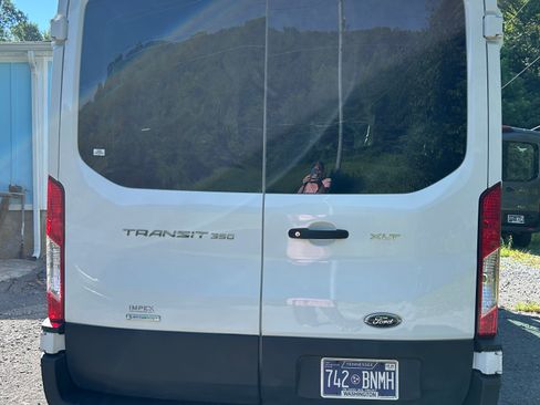Used 2021 Ford Transit 350 XLT RWD image 5