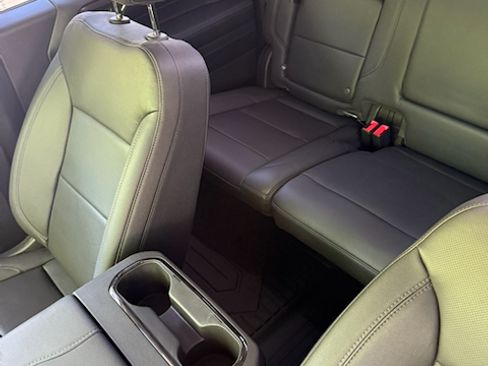 Used 2023 GMC Sierra 1500 SLT w/ SLT Premium Plus Package image 13