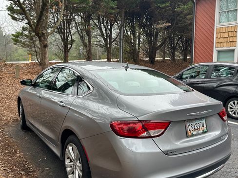 Used 2015 Chrysler 200 Limited w/ Convenience Group image 8