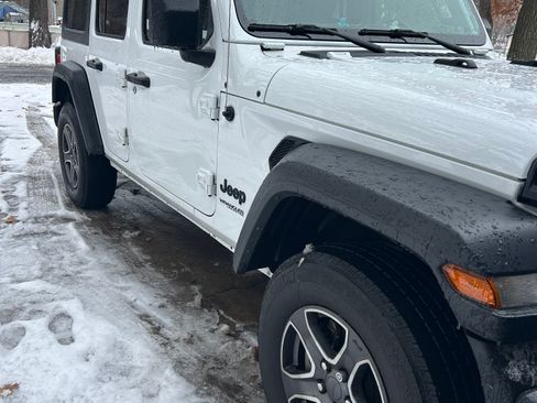 Used 2022 Jeep Wrangler Unlimited Sport image 1