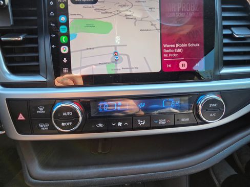 Used 2017 Toyota Highlander Limited w/ Protection Package #3 image 23