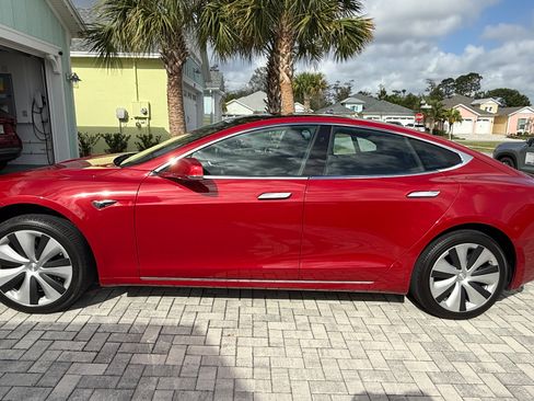 Used 2021 Tesla Model S Long Range Plus image 11