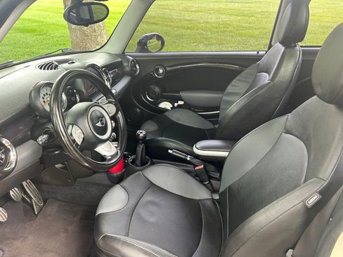 Used 2009 MINI Cooper S FWD image 2