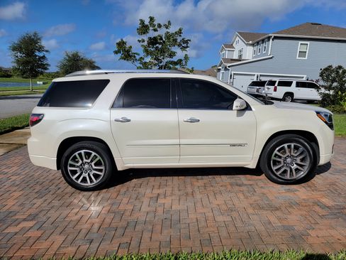 Used 2014 GMC Acadia Denali image 10