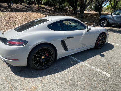 Used 2019 Porsche 718 Cayman S image 17