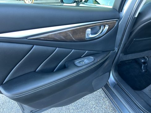 Used 2018 INFINITI Q50 Luxe w/ Essential Package (3.0T Luxe) AWD/4WD image 15