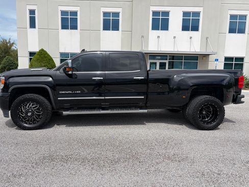 Used 2018 GMC Sierra 3500 Denali w/ Duramax Plus Package AWD/4WD image 6