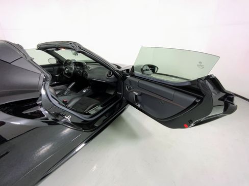 Used 2018 Alfa Romeo 4C Spider RWD image 28