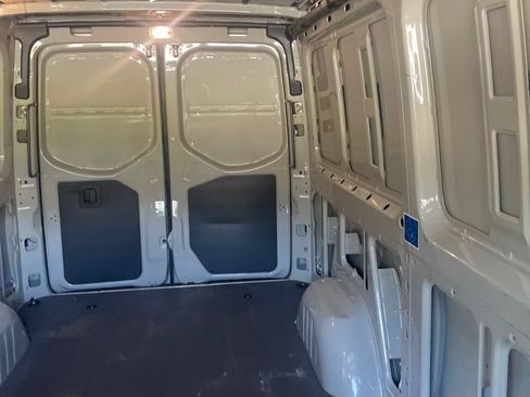 Used 2021 Mercedes-Benz Sprinter 2500 image 11
