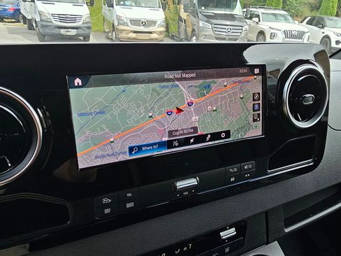 Used 2023 Mercedes-Benz Sprinter 2500 image 17