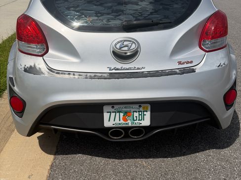 Used 2016 Hyundai Veloster Turbo FWD image 4