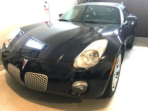 Used 2007 Pontiac Solstice Convertible w/ Premium Package image 13