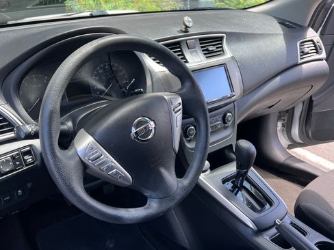 Used 2016 Nissan Sentra S image 9