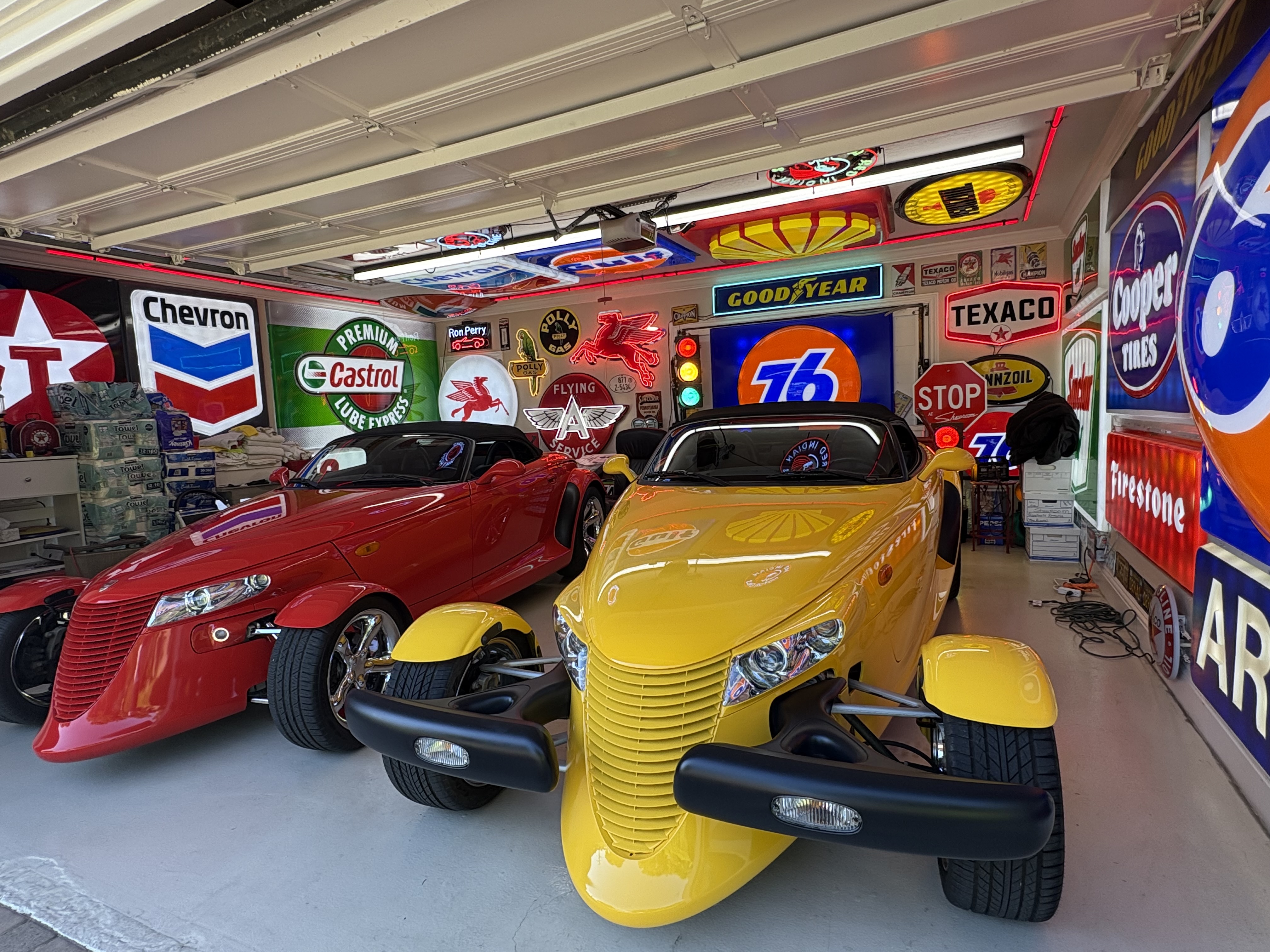 Used 2002 Chrysler Prowler RWD image 29