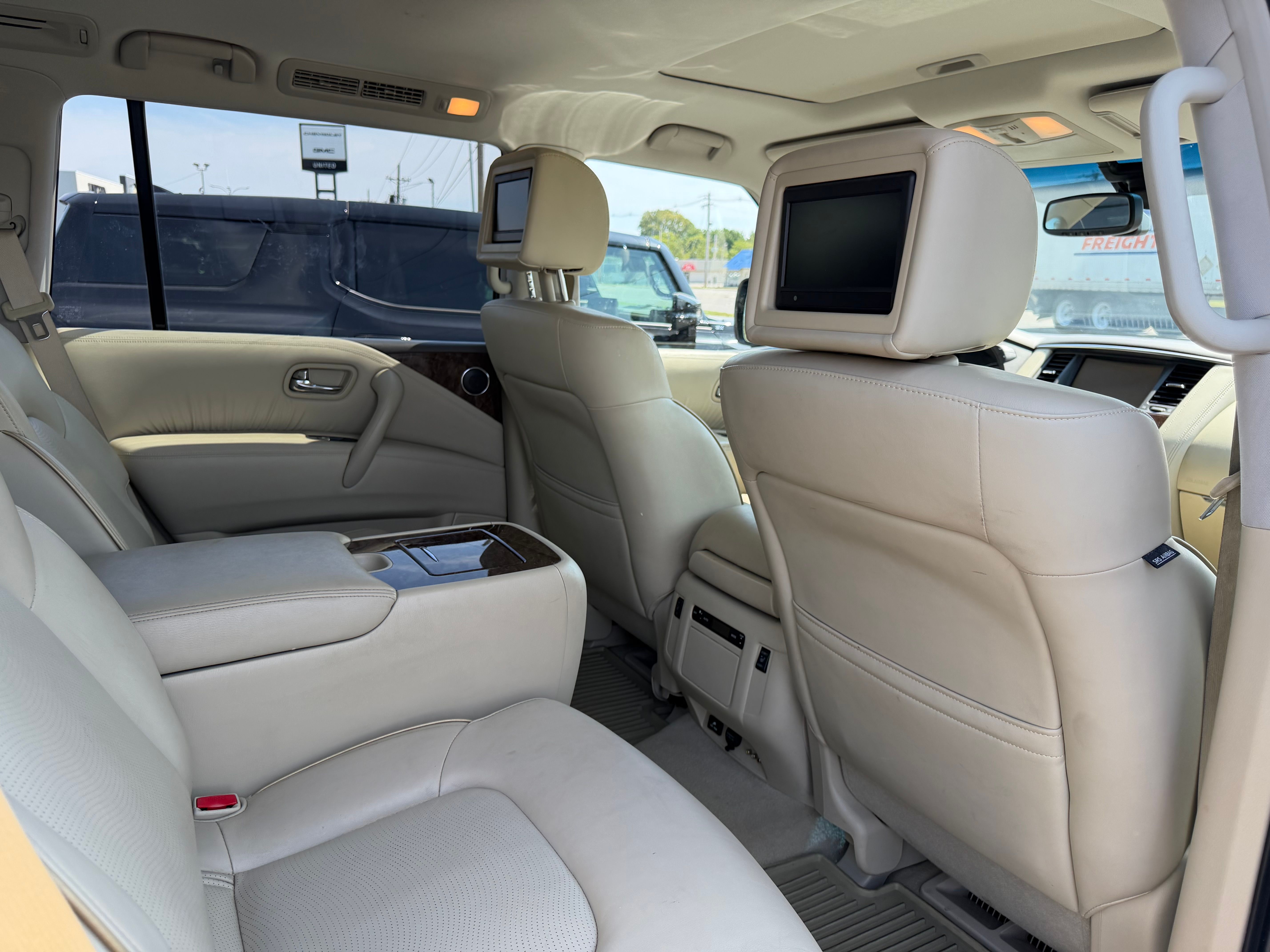 Used 2015 INFINITI QX80 4WD w/ 22" Wheel Package image 10