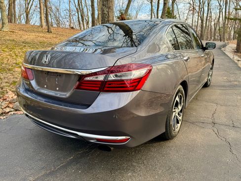 Used 2017 Honda Accord LX image 2