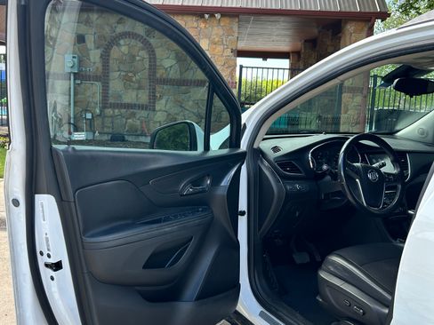 Used 2019 Buick Encore Preferred image 16