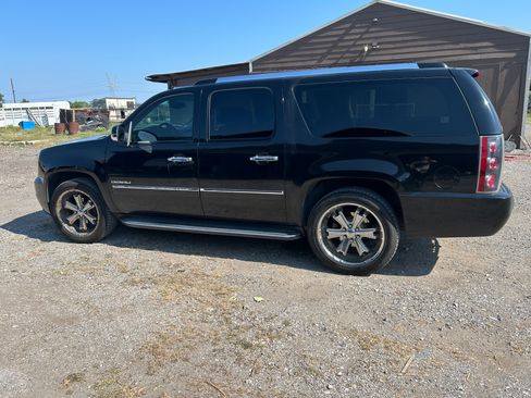 Used 2010 GMC Yukon XL Denali AWD/4WD image 4