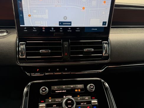 Used 2022 Lincoln Navigator L Reserve image 13