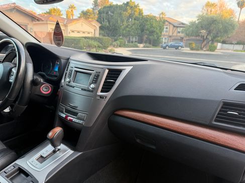 Used 2013 Subaru Outback 2.5i Limited w/ Moonroof Pkg image 8