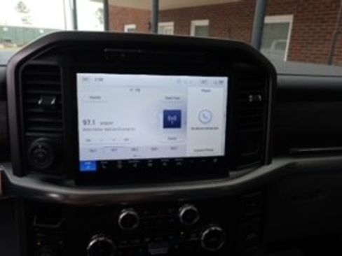 Used 2025 Ford F150 Lariat w/ Equipment Group 501A Mid image 14