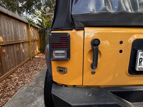 Used 2013 Jeep Wrangler Sport w/ Connectivity Group AWD/4WD image 13