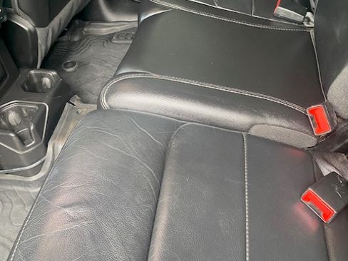 Used 2020 Jeep Wrangler Unlimited Sahara AWD/4WD image 21