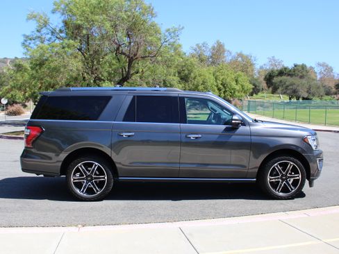 Used 2021 Ford Expedition Max Limited AWD/4WD image 8