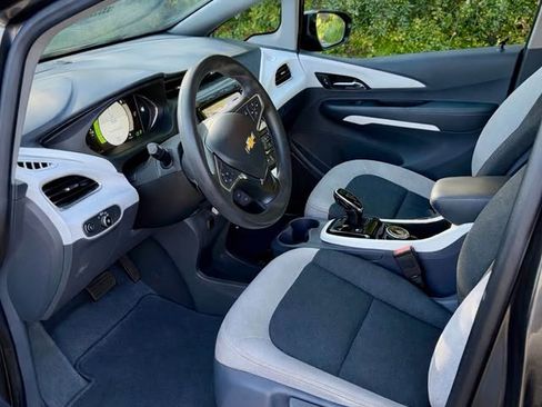 Used 2017 Chevrolet Bolt LT image 12