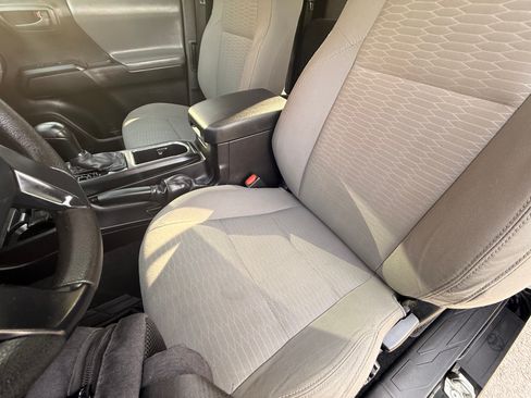 Used 2016 Toyota Tacoma SR w/ SR Convenience Package RWD image 14