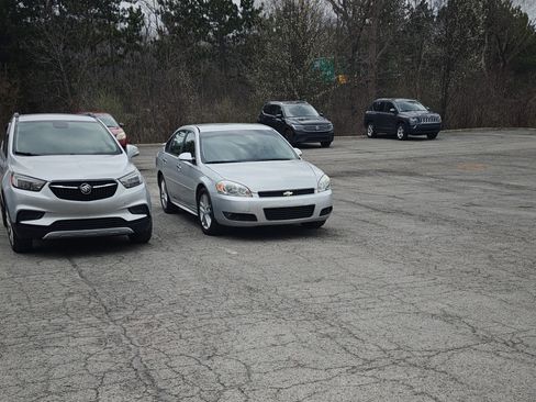 Used 2009 Chevrolet Impala LTZ FWD image 14