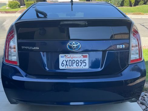Used 2012 Toyota Prius Two FWD image 4