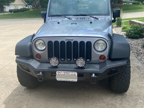 Used 2013 Jeep Wrangler Sport AWD/4WD image 2