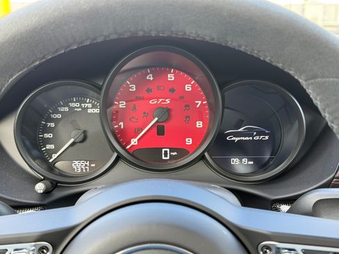 Used 2021 Porsche 718 Cayman GTS RWD image 11