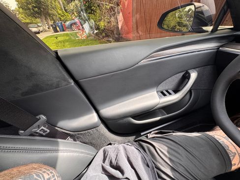 Used 2023 Tesla Model S Standard Range image 19